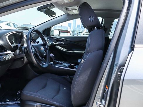 Used 2017 Chevrolet Volt LT FWD image 17