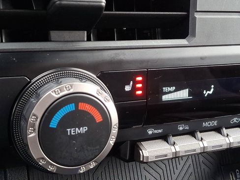 Used 2024 Toyota Tacoma TRD Off-Road image 23