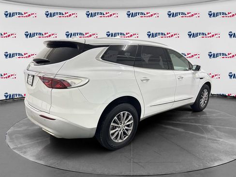 Used 2023 Buick Enclave Essence image 4