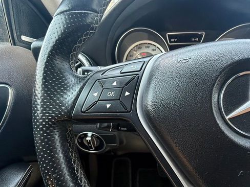 Used 2015 Mercedes-Benz GLA 250 4MATIC image 22