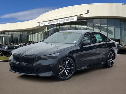 Used 2025 BMW 530i xDrive w/ M Sport Package image 1