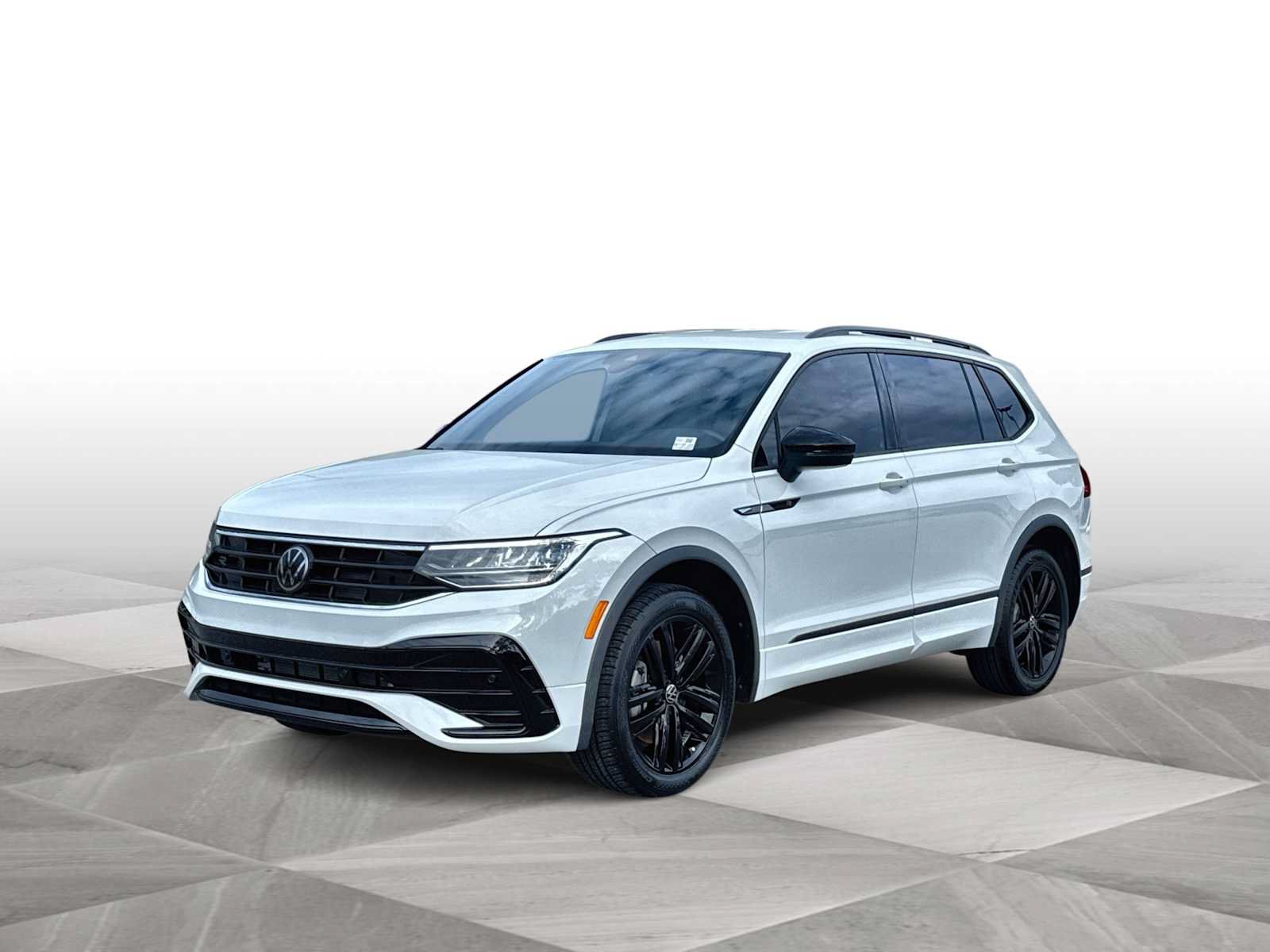 Used 2022 Volkswagen Tiguan SE R-Line FWD image 4