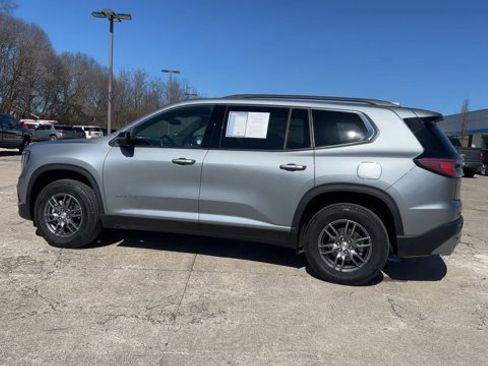 Used 2025 GMC Acadia Elevation image 6