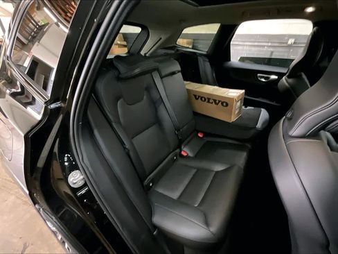 Used 2025 Volvo XC60 B5 Core w/ Protection Package Premier image 29