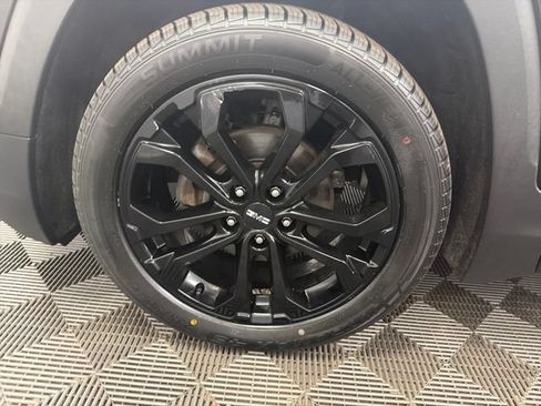 Used 2020 GMC Terrain SLE w/ Elevation Edition AWD/4WD image 28