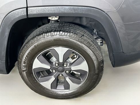 Used 2022 Jeep Grand Cherokee Limited 4xe w/ Luxury Tech Group II AWD/4WD image 11