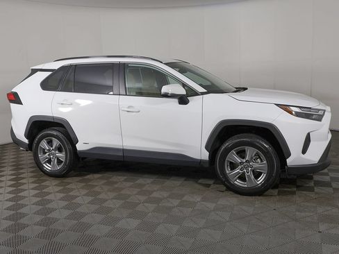 Used 2025 Toyota RAV4 XLE AWD/4WD image 16