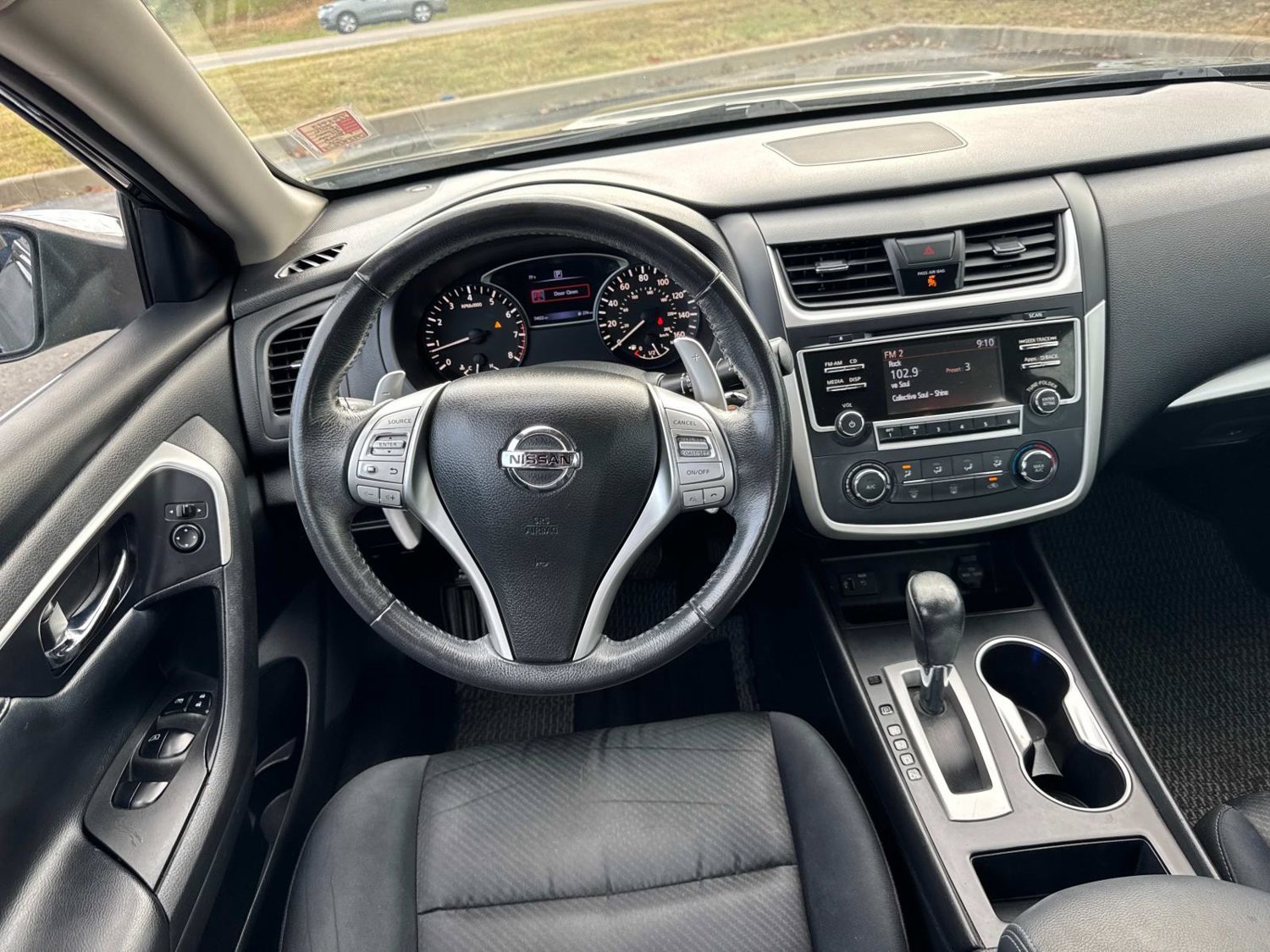 Used 2016 Nissan Altima 2.5 SR w/ Interior Lighting Package FWD image 22