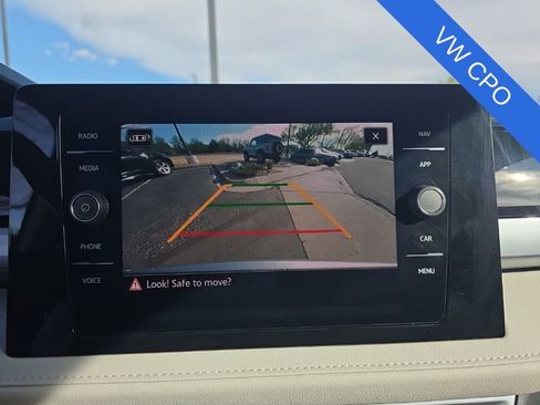 Used 2025 Volkswagen Taos SEL image 19