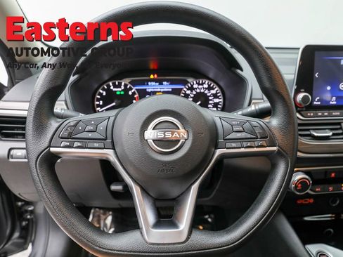 Used 2024 Nissan Altima 2.5 SV AWD/4WD image 10