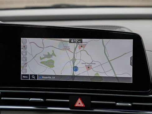 Used 2025 Hyundai Elantra SEL FWD image 13
