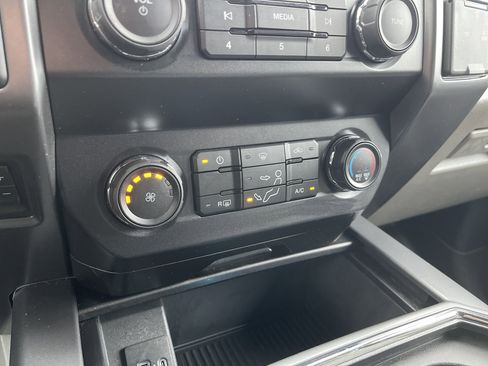 Certified 2022 Ford F350 XLT w/ XLT Value Package image 20