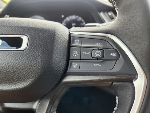 New 2026 Jeep Grand Cherokee Limited AWD/4WD image 17