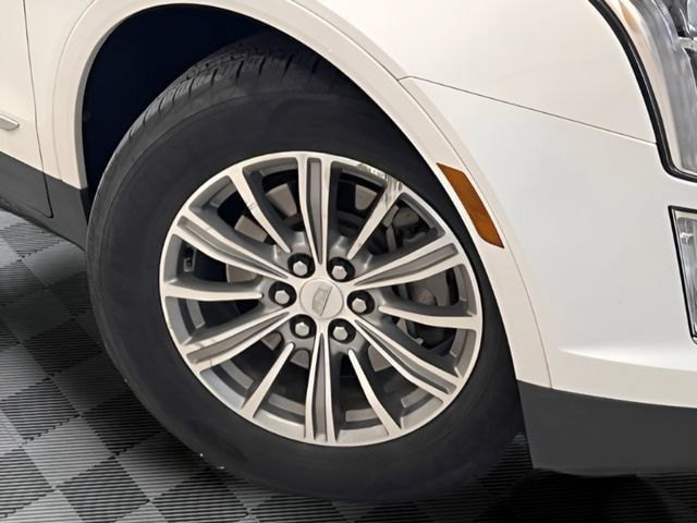 Used 2017 Cadillac XT5 Luxury FWD image 34