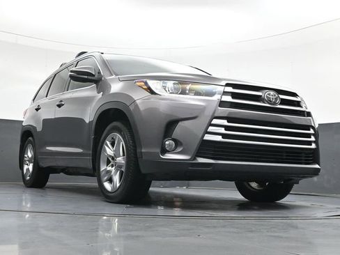 Used 2018 Toyota Highlander Limited AWD/4WD image 39