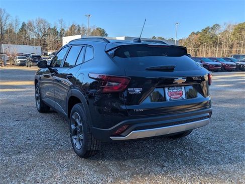 New 2026 Chevrolet Trax LT image 4