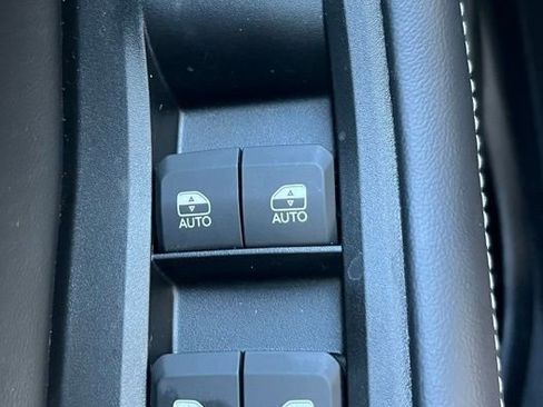 New 2025 Jeep Grand Cherokee L Laredo image 6