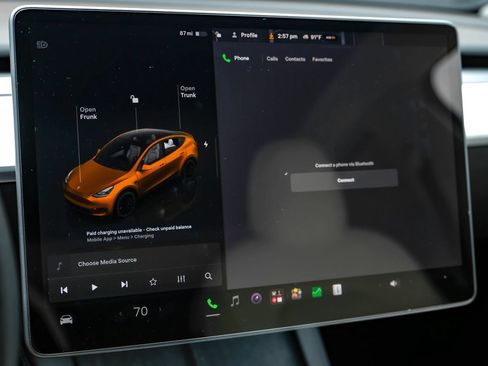 Used 2022 Tesla Model Y Performance AWD/4WD image 25