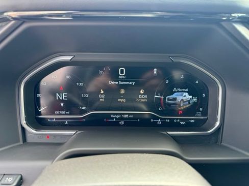Used 2025 GMC Sierra 1500 AT4 w/ Technology Package AWD/4WD image 18
