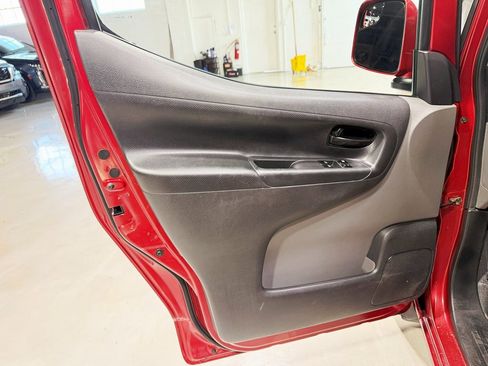 Used 2019 Nissan NV200 SV image 22