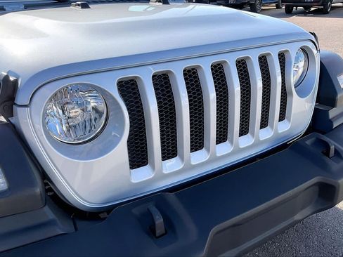 Used 2023 Jeep Wrangler Sport AWD/4WD image 28