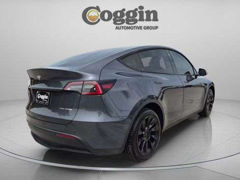 Used 2022 Tesla Model Y Long Range AWD/4WD image 6