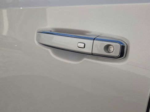 Used 2021 GMC Yukon Denali image 9