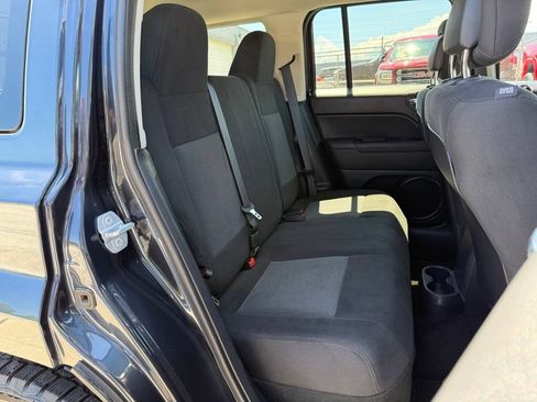 Used 2016 Jeep Patriot Latitude w/ Sun/Sound Group AWD/4WD image 20