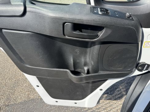 Used 2025 RAM ProMaster 2500 w/ Convenience Group image 8