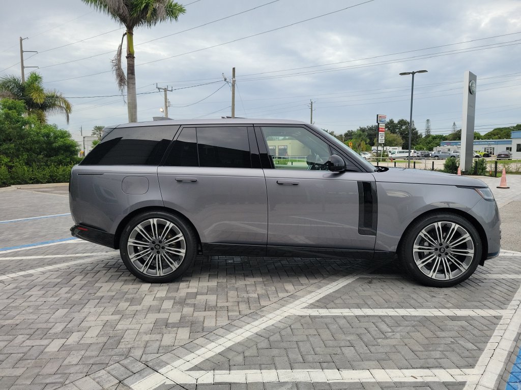 New 2027 Land Rover Range Rover SE AWD/4WD image 6