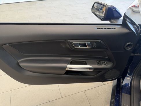 Used 2019 Ford Mustang Coupe RWD image 12