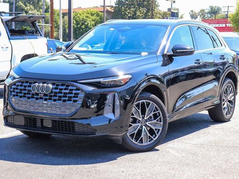 Used 2025 Audi Q5 Premium w/ Premium Plus AWD/4WD image 1