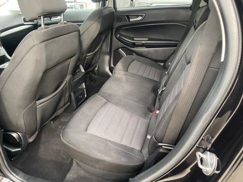 Used 2021 Ford Edge SE image 10