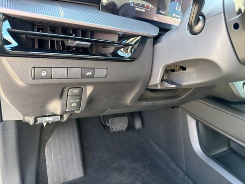 New 2026 Nissan Murano SV AWD/4WD image 18