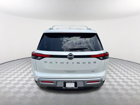 Used 2024 Nissan Pathfinder SL FWD image 6