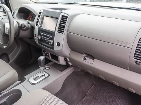 Used 2021 Nissan Frontier SV image 35