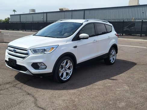 Used 2019 Ford Escape Titanium image 4