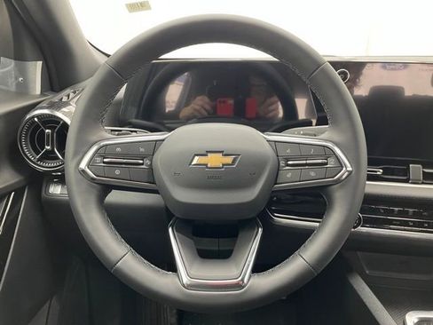 New 2026 Chevrolet Equinox LT w/ Safety and Technology Package AWD/4WD image 9