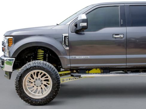 Used 2019 Ford F250 Lariat w/ Lariat Ultimate Package AWD/4WD image 10