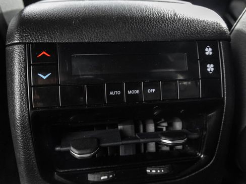 Used 2022 Jeep Grand Cherokee L Laredo AWD/4WD image 36