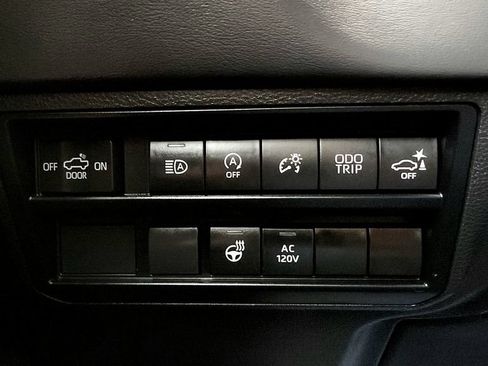 Used 2023 Toyota Tundra Platinum AWD/4WD image 31