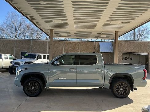 Used 2022 Toyota Tundra Limited w/ TRD Off-Road Package image 8
