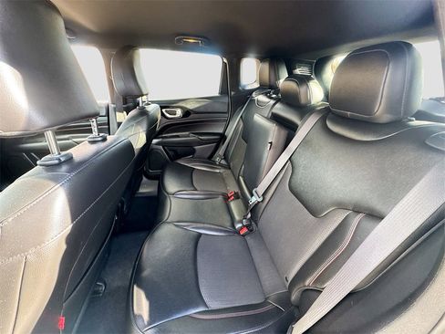 Used 2025 Jeep Compass Trailhawk image 22