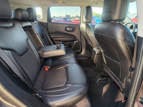 Used 2018 Jeep Compass Latitude w/ Popular Equipment Group FWD image 21