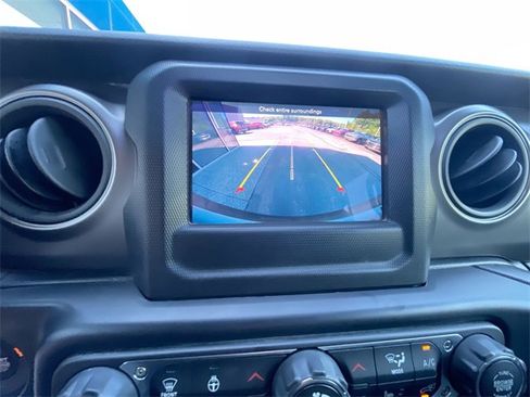 Used 2022 Jeep Wrangler Unlimited Sport image 14