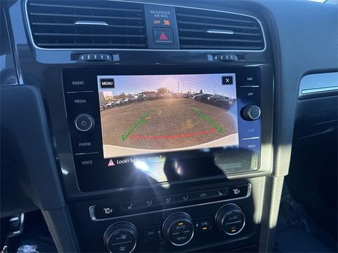 Used 2018 Volkswagen Golf Alltrack SEL image 21