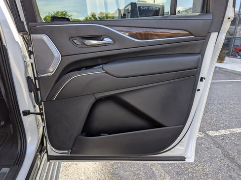 Used 2022 Cadillac Escalade ESV Sport Platinum AWD/4WD image 49