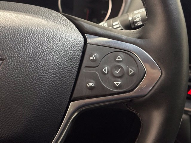 Used 2023 Chevrolet Traverse Premier FWD image 18