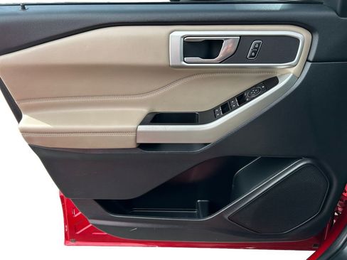 Used 2020 Ford Explorer XLT w/ Equipment Group 202A image 17