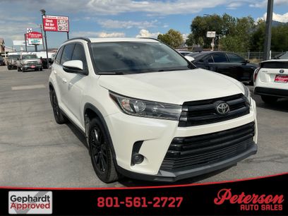 Used 2019 Toyota Highlander SE